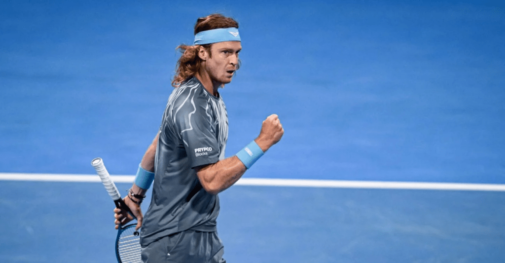 Андрей Рублев вышел в полуфинал «пятисотника» в Дубае, обыграв Артура Риндеркнеша