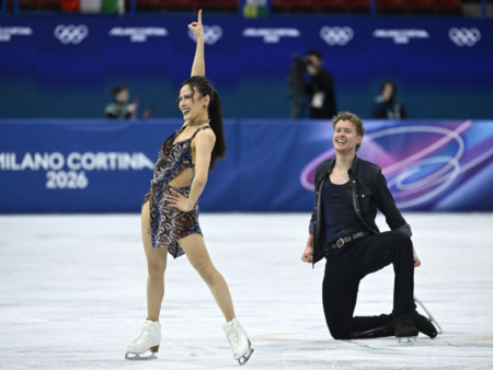 Мэдисон Чок и Эван Бейтс выиграли ритм-танец в командном турнире на ОИ