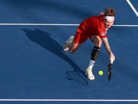 Александр Бублик проиграл Грикспору и не смог пробиться в 1/4 финала турнира Дубае