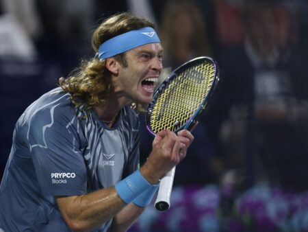 Андрей Рублев вышел в полуфинал «пятисотника» в Дубае, обыграв Риндеркнеша