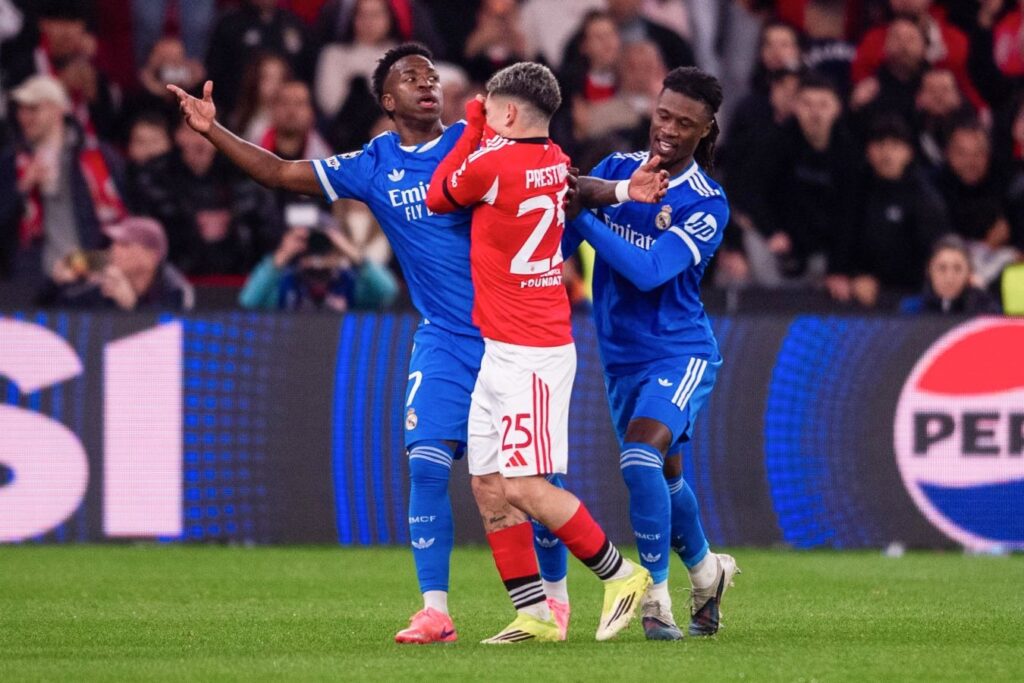 Моуринью обвинил Винисиуса в манипуляции на фоне расистского скандала в матче Лиги Чемпионов