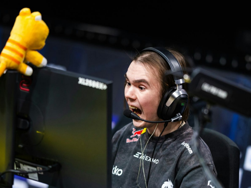 Spirit разобрались с NAVI и прошли в плей-офф
IEM Krakow 2026