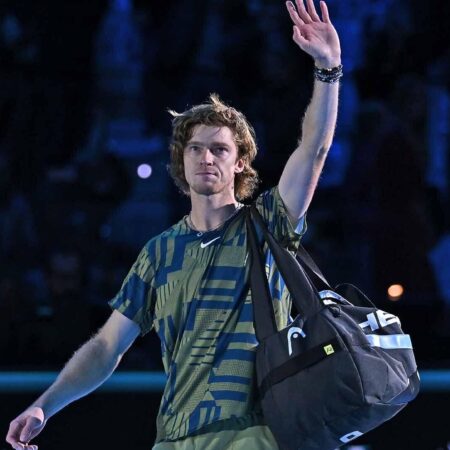 Медведев и Рублев застряли в аэропорте Дубая, они могут опоздать на «Мастерс» в Индиан-Уэллсе