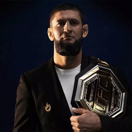 Словесная перепалка переросла в дело: Чимаев и Стрикленд договорились о бое