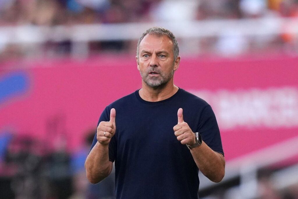 Флик продлит контракт с Барселоной до 2028 года