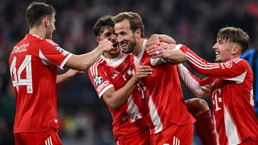 Бавария снова разгромила Аталанту и вышла в 1/4 финала Лиги чемпионов