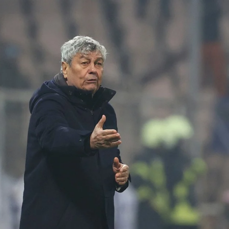 Мирча Луческу потерял сознание на тренировке сборной Румынии, у него подозревают сердечный приступ