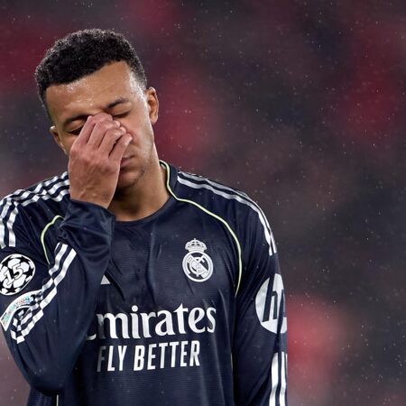 Врачи Реала обследовали Мбаппе не то колено. Форвард сыграл три матча с травмой