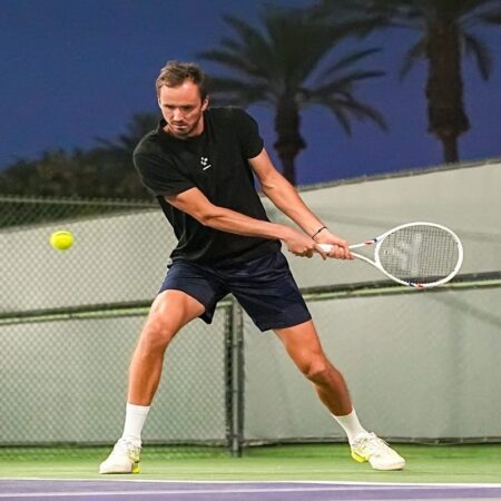 Медведев и Рублев прибыли в Индиан‑Уэллс и провели первую тренировку