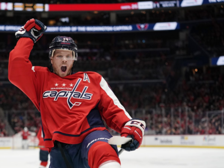 Вашингтон обменял Джона Карлсона в Анахайм