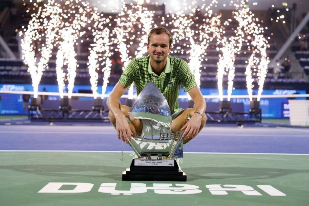 Даниил Медведев стал чемпионом турнира ATP-500 в Дубае второй раз в карьере