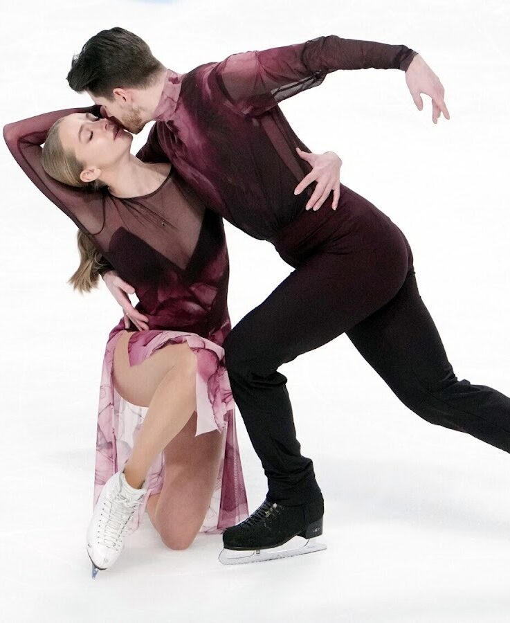 Фигуристы Степанова и Букин выиграли финал Гран-при России в танцах на льду, Бойкова и Козловский победили в парах