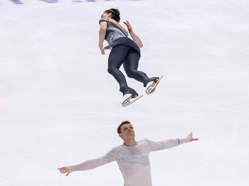 Александра Степанова и Иван Букин выиграли финал Гран-при России