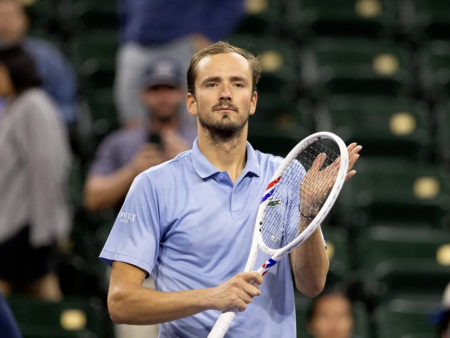 Даниил Медведев вышел в 1/2 финала «Мастерса» в Индиан-Уэллсе, где сыграет с Алькарасом