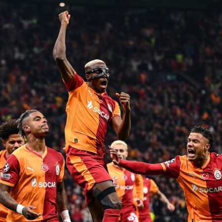 Ливерпуль проиграл Галатасараю в первом матче 1/8 Лиги Чемпионов