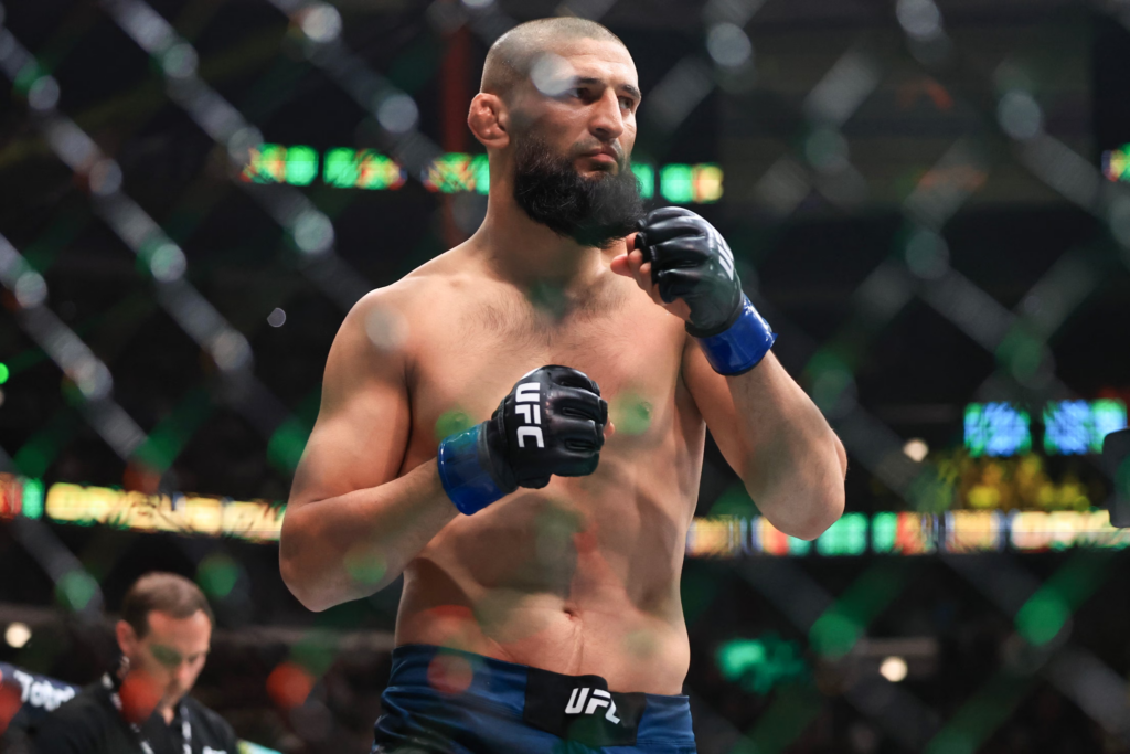 Поединок Хамзата Чимаева и Шона Стрикленда возглавит турнир UFC 328