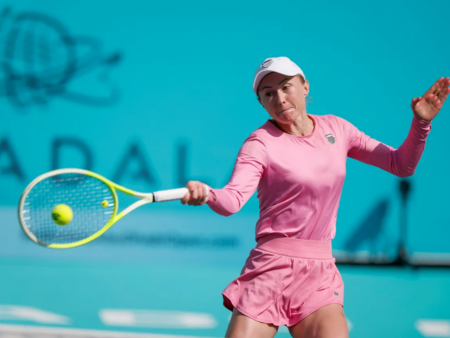 Александра Саснович уступила Пауле Бадосе в первом круге турнира WTA-1000 в Майами