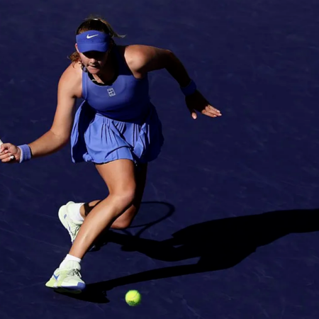 Мирра Андреева победила Маккартни Кесслер и вышла в третий круг «тысячника» в Майами