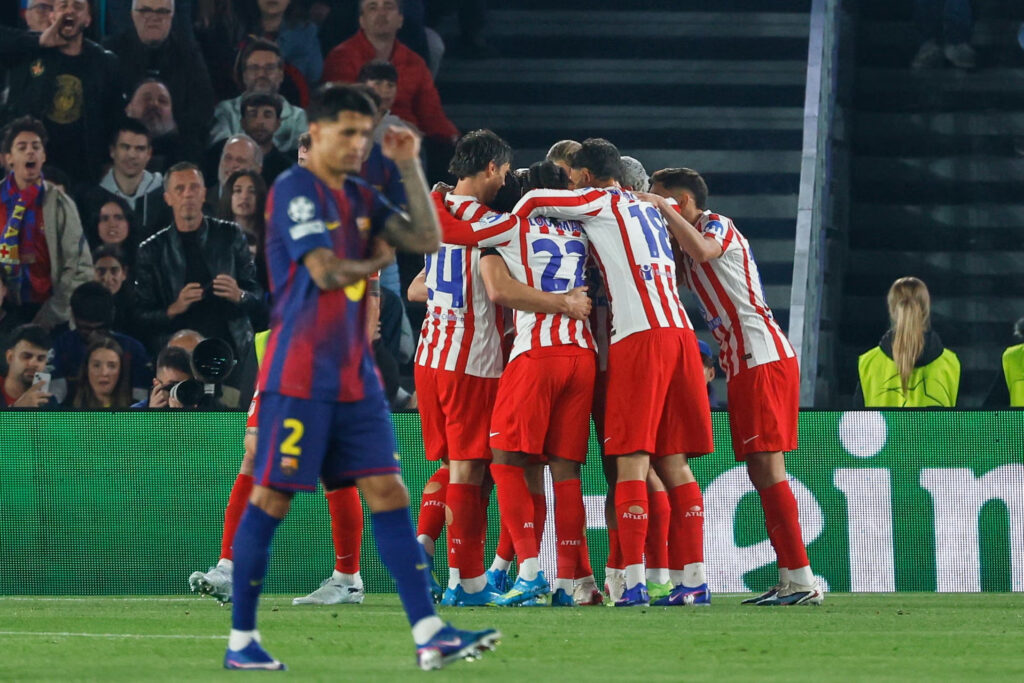 Барселона проиграла Атлетико в первом четвертьфинальном Лиги Чемпионов