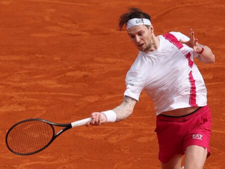 Александр Бублик с победы стартовал на «Мастерсе» в Монте-Карло