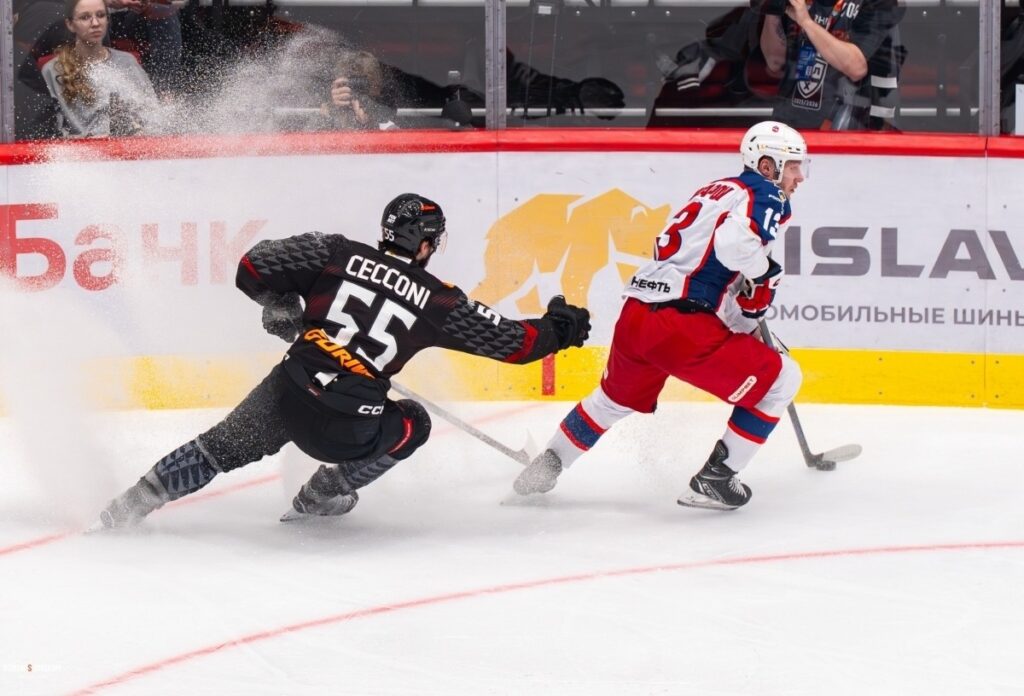 «Авангард» сыграет с «Локомотивом» в полуфинале Кубка Гагарина 2026