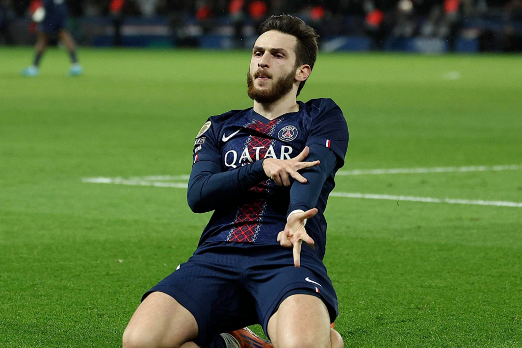 Гол Хвичи помог ПСЖ обыграть Ливерпуль в первом матче 1/4 финала Лиги Чемпионов 2025/26